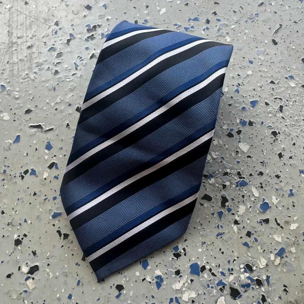 Giorgio Armani Silk Tie Blue Black White Diagonal Stripe Made in Italy Mens